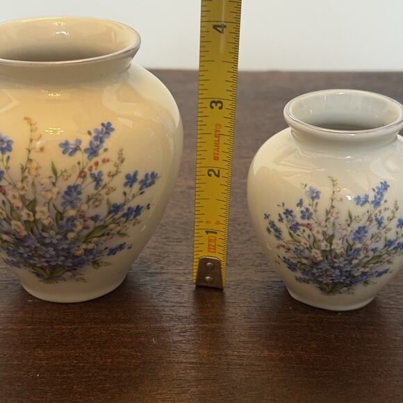 Forget Me Not Floral Porcelain Vase 2 Vases Blue White Floral Bouquet Home Decor - Picture 15 of 15